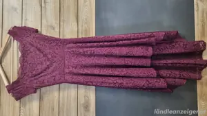 Ballkleid mit kurzer Schleppe