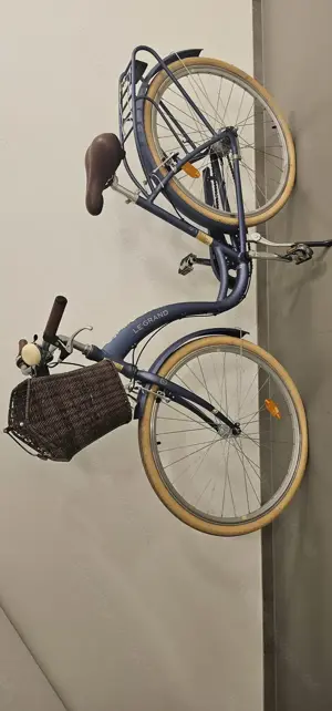 Damenfahrrad blau mit Korb