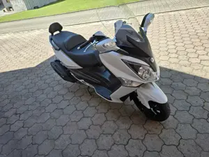 Roller   SYM GTS 300i
