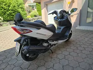 Roller   SYM GTS 300i Bild 2