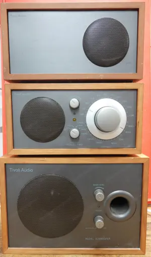 Tivoli Audio, Model two, komplett wie auf Bildern