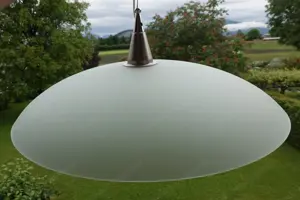 Solide, schöne Esszimmerlampe (Hängelampe)