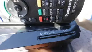 PANASONIC Blu-Ray Recorder DMR-BCT 740EG, 500 GB, mit orig. Fernbedienung Bild 3