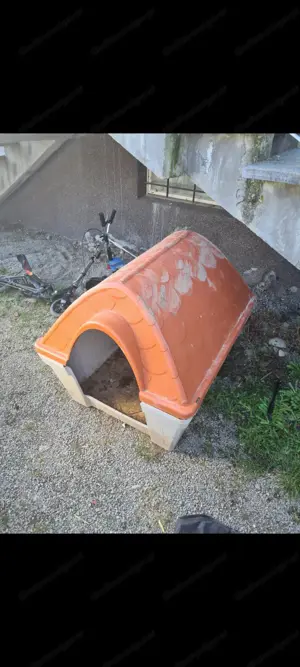 Gebrauchte Hundehütte  Bild 2