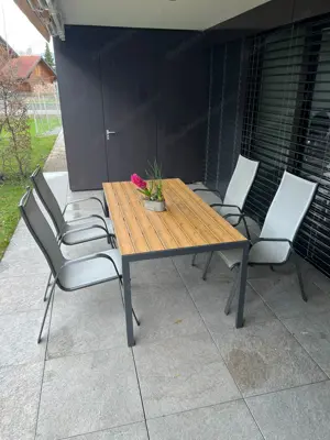 Gartentisch mit 6 Stühle