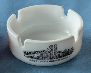 Diverse vintage Aschenbecher, Parisienne, Manhattan,  Kristallglas, Sammlerstücke, usw.    Bild 2