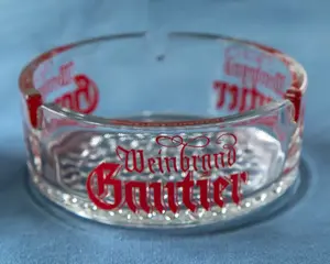 Diverse vintage Aschenbecher, Parisienne, Manhattan,  Kristallglas, Sammlerstücke, usw.    Bild 3