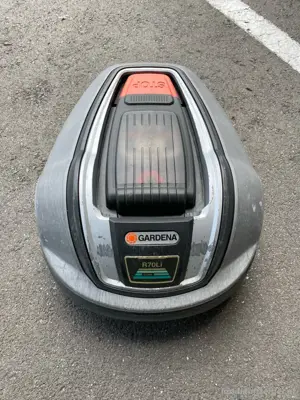 Mäh roboter Gardena Bild 1