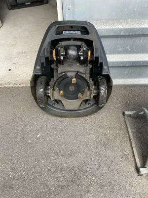 Mäh roboter Gardena Bild 3