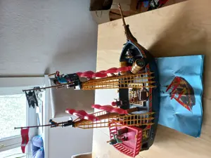 Playmobil Piratenschiff mit Zubehör Bild 2