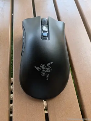 Razer DeathAdder V2 Pro Wireless Gaming Maus (Bluetooth & 2.4GHZ) Bild 3