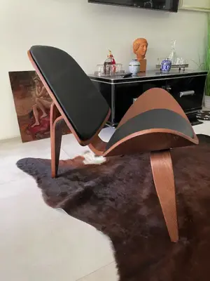 2 stilvolle Lounge-Sessel aus Holz mit Lederbezug Bild 4