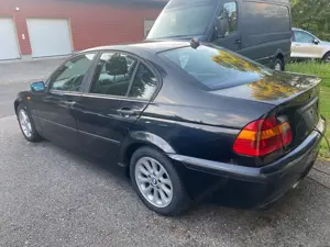 Verkaufe BMW 320d zum ausschlachten Bild 2