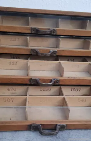 Antike Nähspulen Aufbewahrung  Bild 5