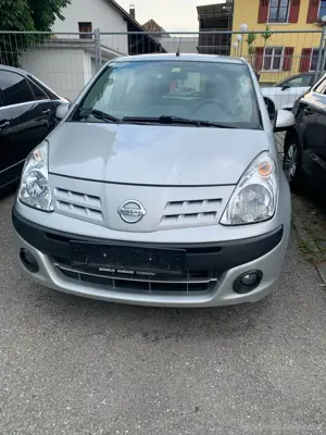 Nissan pixo