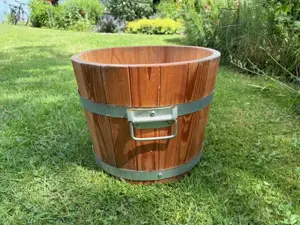 Holzeimer aus massivem Robinienholz Bild 2