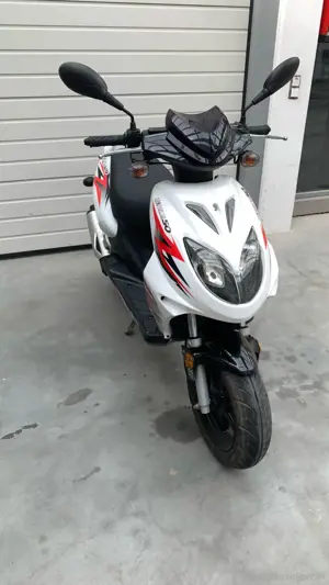 Moped   Mopedroller Longjia Versus Bild 2