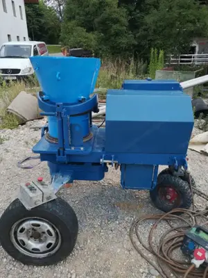 Mayco piccolo Betonsprietzmaschine Bild 4