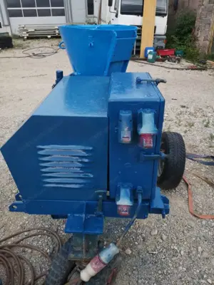 Mayco piccolo Betonsprietzmaschine Bild 3