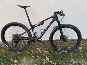 MTB Canyon Lux World Cup CFR LTD 2023 Bild 2