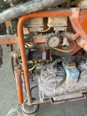 Putzmaschine PFT G4 mit Einblashaube und Zubehör Bild 2