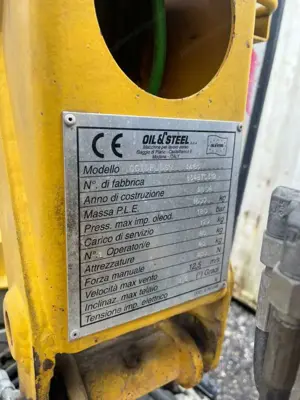 Raupenhebebühne Arbeitsbühne Raupenarbeitsbühne Bild 4