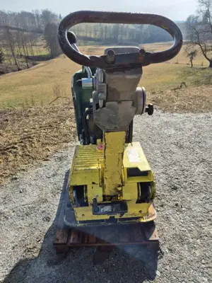 Rüttelplatte Ammann AVH 6030 mit Hatz Motor, Bodenverdichter Bild 8