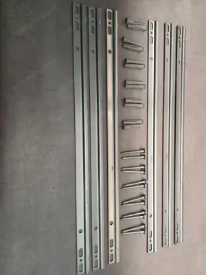 6 Stück Hettich Aufhängeschienen für 155mm Oberschrank plus Schrauben und Dübel