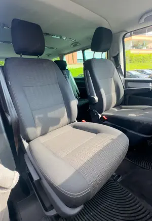 VW Multivan mit Allrad zu verkaufen - T6 MULTIVAN Comfortline TDI 4Motion (Mwst. ausweisbar)  Bild 8