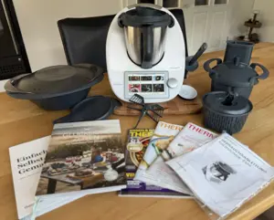 Thermomix TM6, hervorragender Zustand mit viel Zubehör, in Original Verpackung