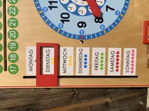 Kalenderuhr - Nachhaltig aus Holz- Goula Bild 7