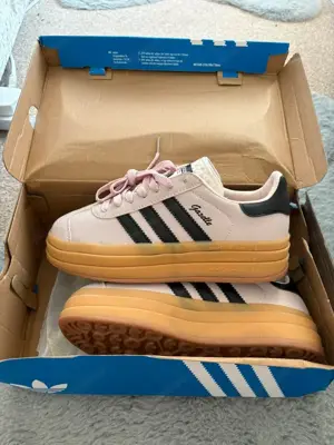 Adidas bold 5.5 New with tags adidas