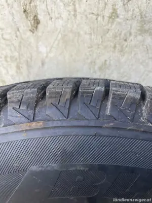 Bridgestone Winterreifen 195 80r15, neuwertig, Jimny Bild 3