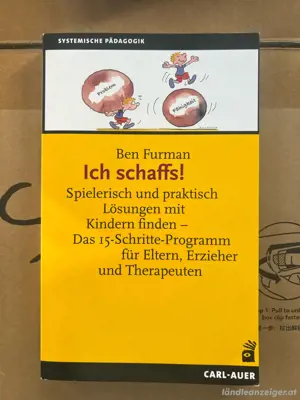 verschiedene Bücher und Karten