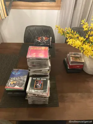 DVDs CDs und PC Spiele