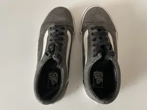 Vans Old Skool Glitter Sneakers schwarz Gr. 32 Mädchen Bild 3