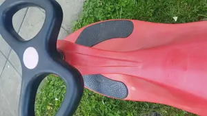 Riricar Spielzeugauto für Kinder - Antrieb durch Lenkbewegung, mit leuchtenden Flüsterrädern Bild 2