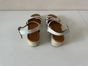 Sandalen mit Absatz und Riemchen Gr.35 Mädchen Bild 5