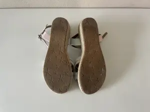 Sandalen mit Absatz und Riemchen Gr.35 Mädchen Bild 4