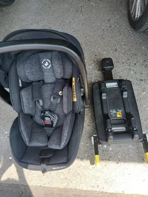 Maxi Cosi Marble+ Isofix und Neugeborenen Einsatz 