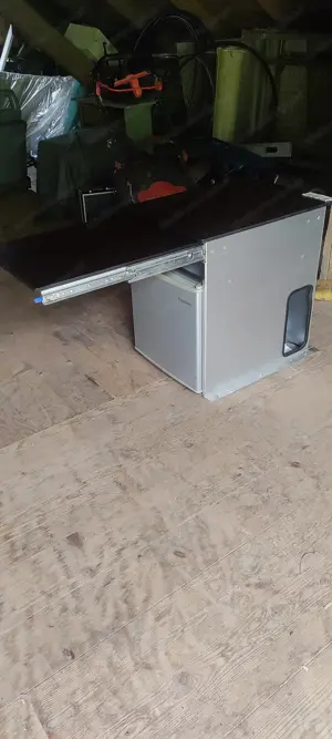 Camping   Kühlschrank mit Tisch ausziehbar  Bild 4
