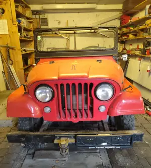 Oldtimer Willys Jeep CJ-6 Scheunenfund
