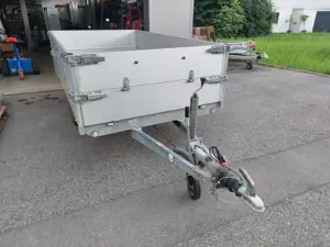 Anhänger 1350kg gebremst