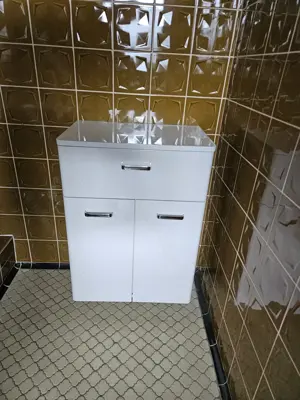 hochwertiger Schrank, Kasten Bild 2