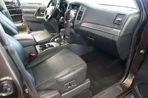 Mitsubishi Pajero 2016 Bild 15