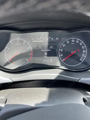 Opel Corsa E mit Vollausstattung Bild 2