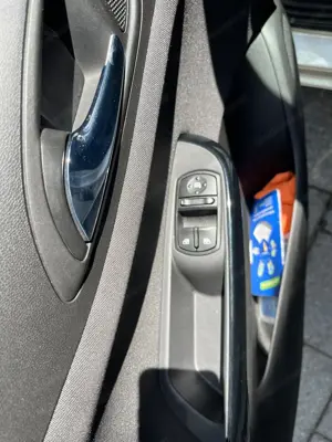 Opel Corsa E mit Vollausstattung Bild 4