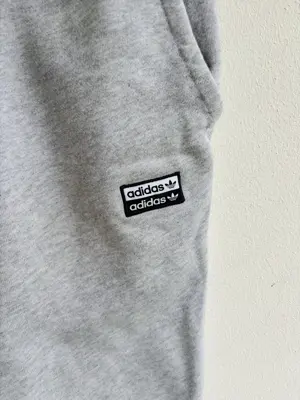 Graue Damen Jogginghose von adidas Bild 4