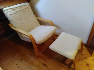 Ikea-Relax-Stuhl mit Hocker zu verschenken