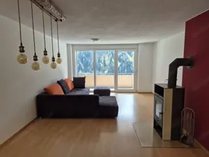 Geräumige Wohnung mit Balkon, Tiefgarage, Abstellplatz und Keller in sonniger Lage!